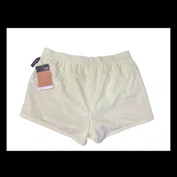The North Face Women’s‎ Wander 3" Shorts size L  in the color lime cream NWT - Picture 6 of 7